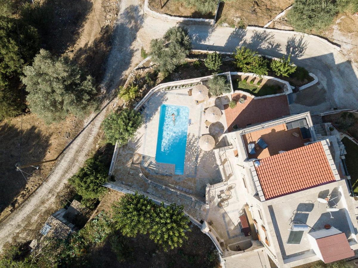 فيلا Prinus Country Retreat Apokoronas, Heated Pool, 13Km From The Sea Embrosneros المظهر الخارجي الصورة